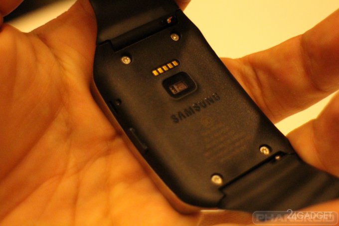 Gear Live - недорогие, но функциональные умные часы от Samsung