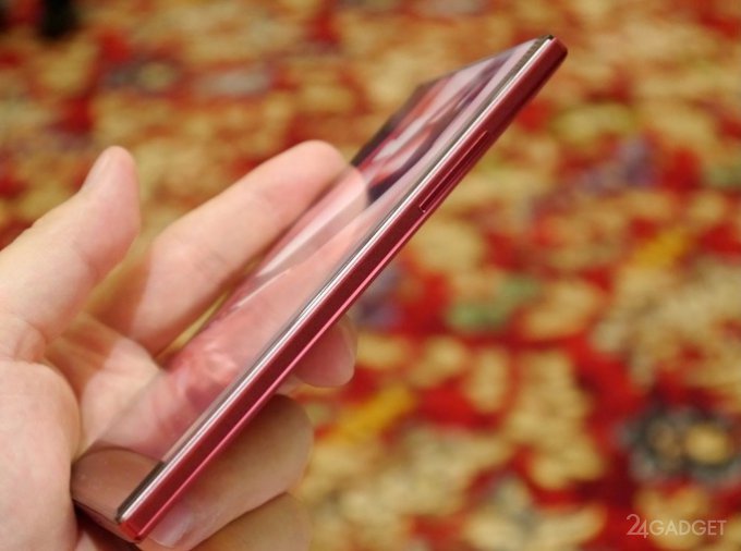 Смартфоны с очень тонкой рамкой вокруг дисплея (8 фото + 2 видео)