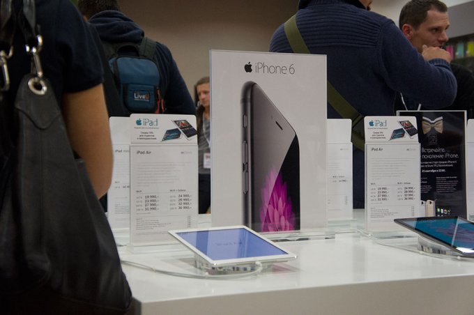Старт продаж iPhone 6 в России (27 фото)