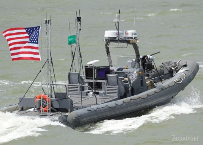 Военные корабли США будут защищать катера-роботы (видео)