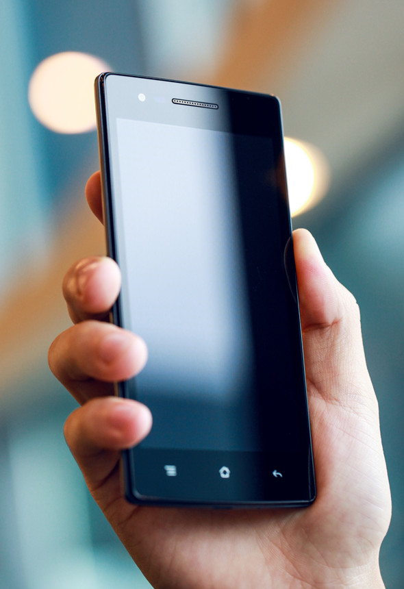 Oppo Mirror 3: бюджетный селфифон с 64-разрядным процессором (6 фото)