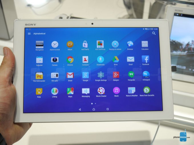 Sony представила самый лёгкий 10-дюймовый планшет Xperia Z4 Tablet (6 фото + видео)