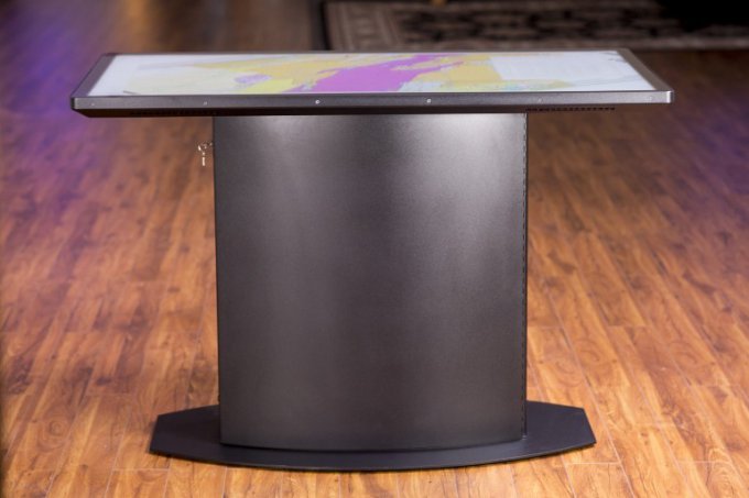 55-дюймовый мультисенсорный стол Lab Pro с разрешением 4K (4 фото)