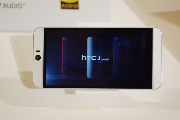 HTC J Butterfly - водонепроницаемый смартфон с внушительными характеристиками (5 фото)