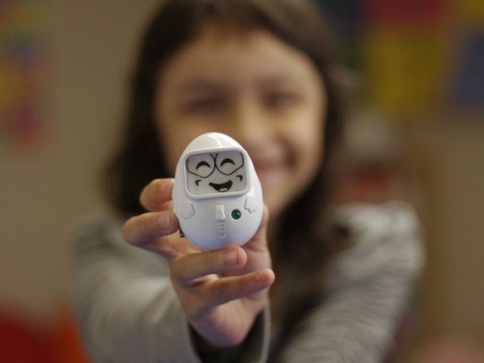Интерактивная развивающая игрушка для детей (4 фото + видео)