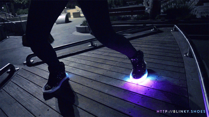LED-ленты для обуви с настаиваемой подсветкой (5 фото + видео)