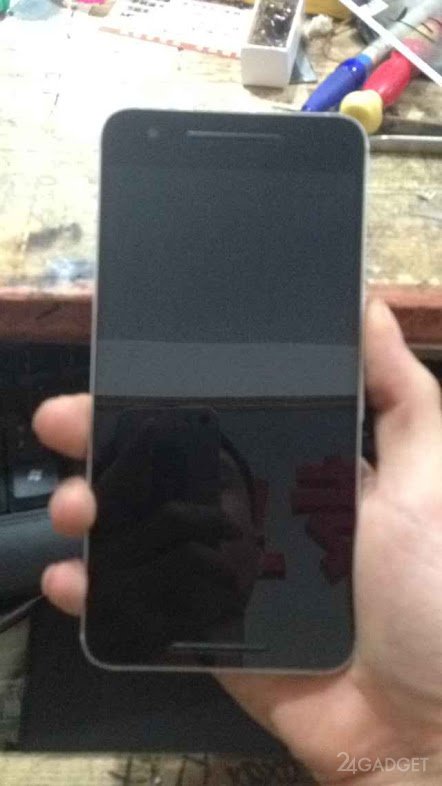 Huawei Nexus — живые фото смартфона (4 фото)