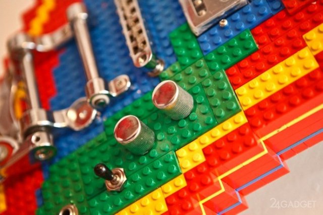 Гитара из конструктора Lego (7 фото + видео)