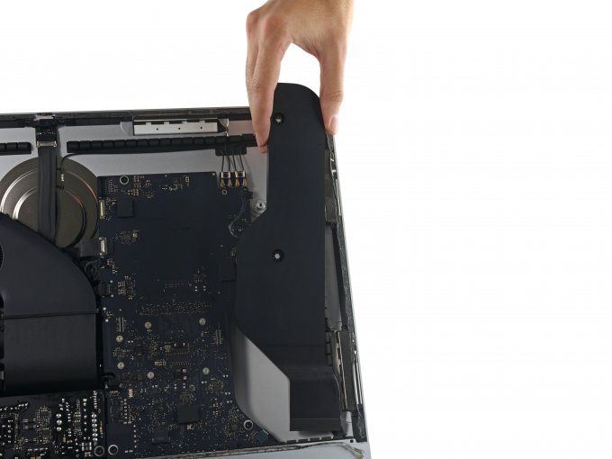 Новый 21.5-дюймовый Apple iMac оказался неремонтопригодным (12 фото)