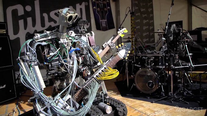 Роботы-рокеры собирают деньги на вокалиста и первый альбом (8 фото + 2 видео)