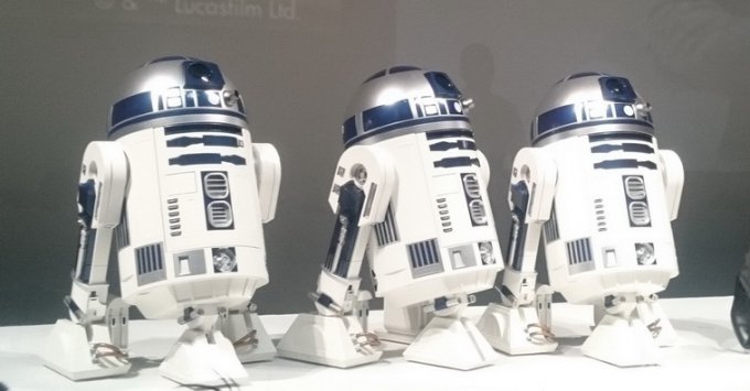 Холодильник в стиле полноразмерного дроида R2-D2 (11 фото + 2 видео)