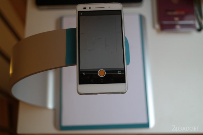 Подставка, превращающая смартфон в сканер (10 фото + видео)