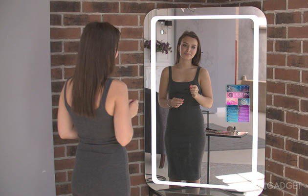 Умное зеркало делает селфи и наблюдает за домом (8 фото + видео)