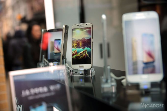 На Samsung подали в суд за отсутствие обновлений