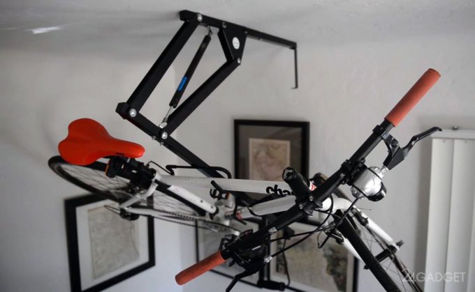 Система для хранения велосипеда под потолком (6 фото + видео)