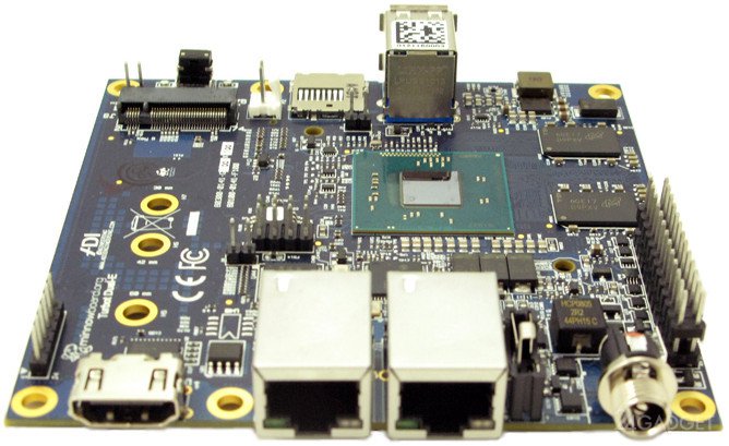 Конкурент Raspberry Pi 3 с разъемом для SSD-накопителя (3 фото)