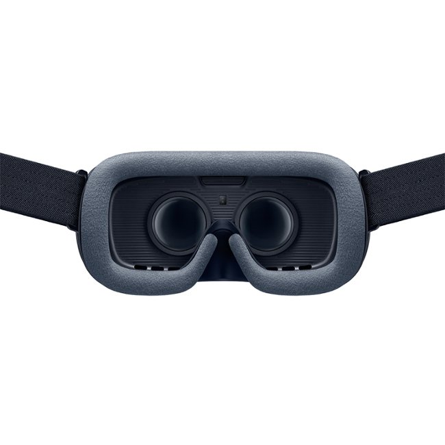 Новая VR-гарнитура Samsung Gear VR стала еще удобнее (9 фото)