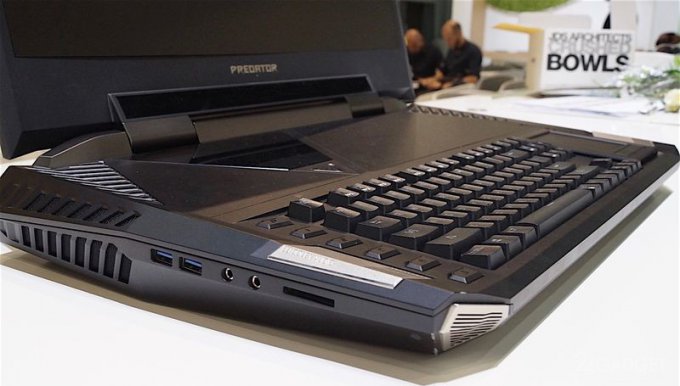 Представлен 21-дюймовый ноутбук с изогнутым дисплеем и механической клавиатурой (27 фото + видео)