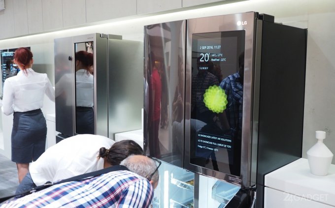 Смарт-холодильник с 29-дюймовым дисплеем (16 фото + видео)