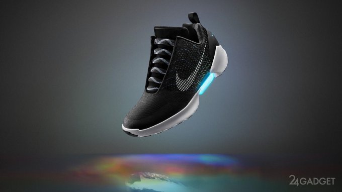 Самозашнуровывающиеся кроссовки "Назад в будущее" поступят в продажу в ноябре (5 фото)