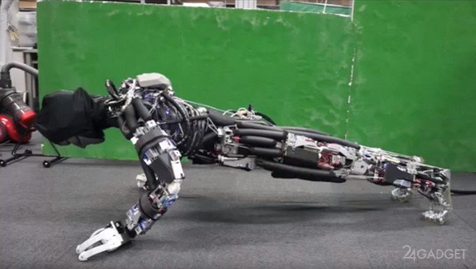 В Японии гуманоидного робота научили потеть (4 фото + видео)