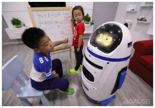 В Китае робот напал на человека (6 фото + видео)