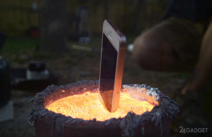 iPhone SE проверили на прочность расплавленным металлом (видео)