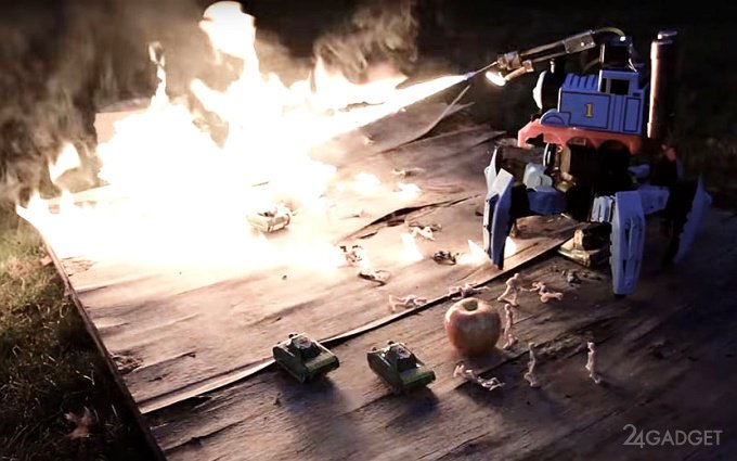 Радиоуправляемый шестиногий робот-огнемет (2 видео)