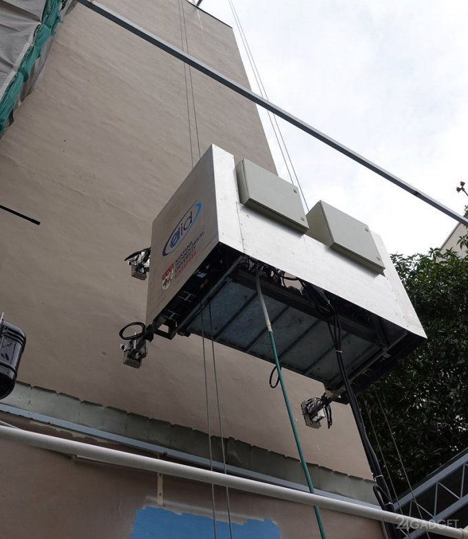 Робот из Сингапура поможет окрасить и помыть фасады зданий (3 фото + видео)