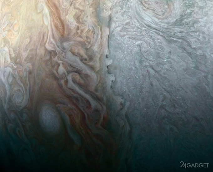 Неподражаемые фотографии грозовых облаков Юпитера (5 фото)