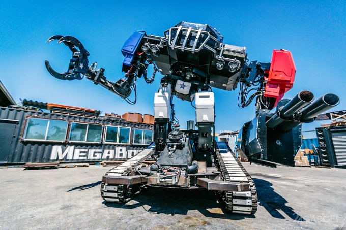 Боевой робот-гигант Eagle Prime готов к встрече с японским противником (7 фото + видео)