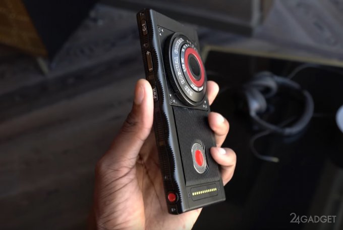 «Голографический» смартфон RED Hydrogen One показали на видео