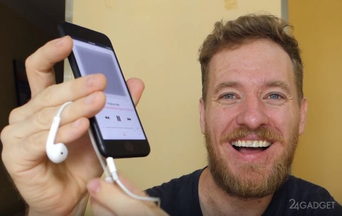 Смартфону iPhone 7 вернули 3.5-разъём для наушников (видео)