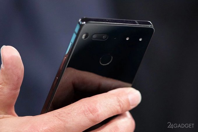 Специалисты iFixit оценили Essential Phone как абсолютно неремонтопригодный