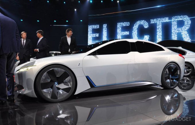 Электроседан с задатками спорткара от BMW (13 фото + видео)