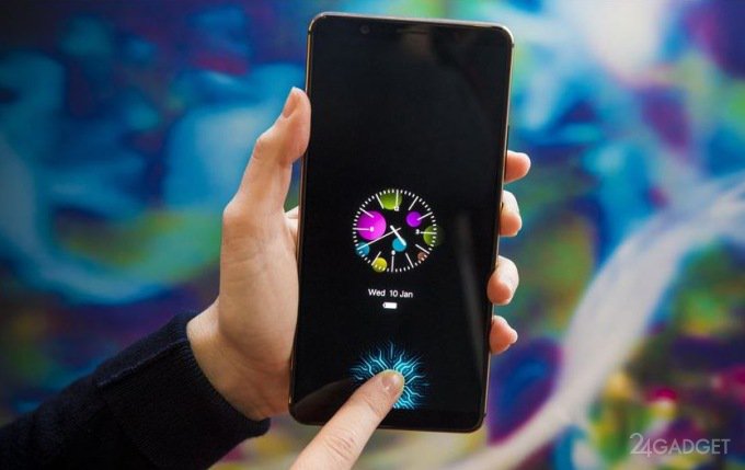 Первый в мире смартфон со сканером отпечатков в дисплее появится в январе