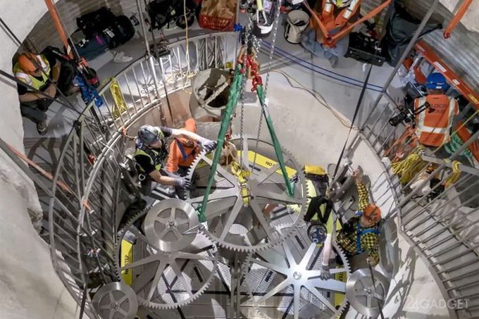 Глава Amazon строит гигантские «вечные часы» на 10 тыс. лет работы
