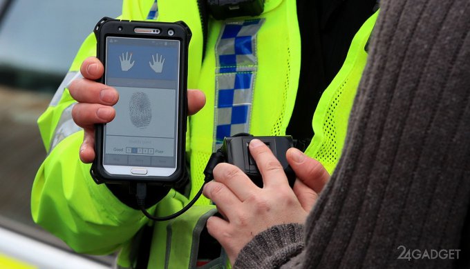 Британские полицейские смогут взламывать смартфоны населения