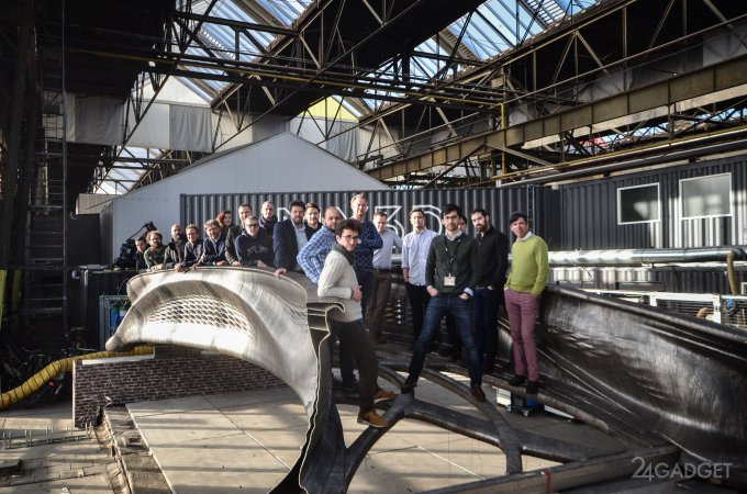 У голландцев готов первый в мире 3D-печатный стальной мост