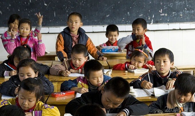 За внимательностью китайских школьников теперь пристально следят
