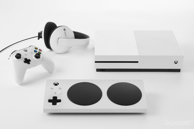 Microsoft представила новый геймпад Xbox Adaptive Controller (9 фото + видео)