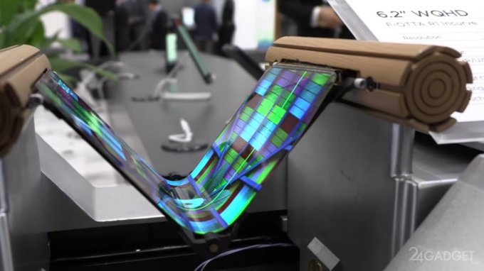 Китайцы показали свой арсенал гибких дисплеев на выставке SID 2018 (3 фото + 2 видео)