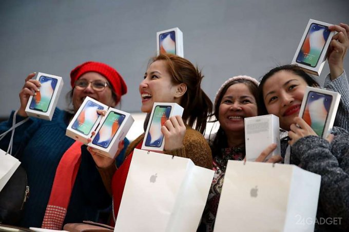 Несмотря на судебный запрет Apple продолжит продавать iPhone в Китае