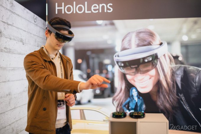 Microsoft привезёт на выставку MWC 2019 очки HoloLens 2 (5 фото)