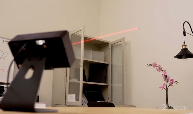 Датчик Bzigo выявит и подсветит лазером комаров в помещении (2 фото + видео)