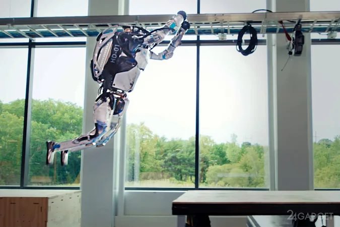 Двуногие роботы Atlas от Boston Dynamics элегантно преодолели полосу препятствий (видео)