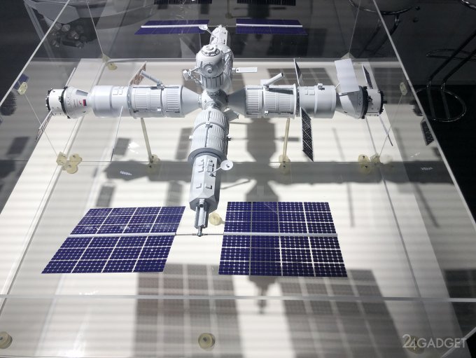 Роскосмос представил макет Российской орбитальной станции