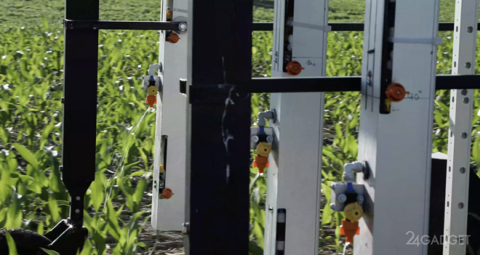 Solix - робот фермер, уничтожающий сорняки (3 фото)
