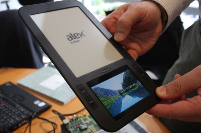 Alex Reader - электронная книга с двумя дисплеями (10 фото + видео)