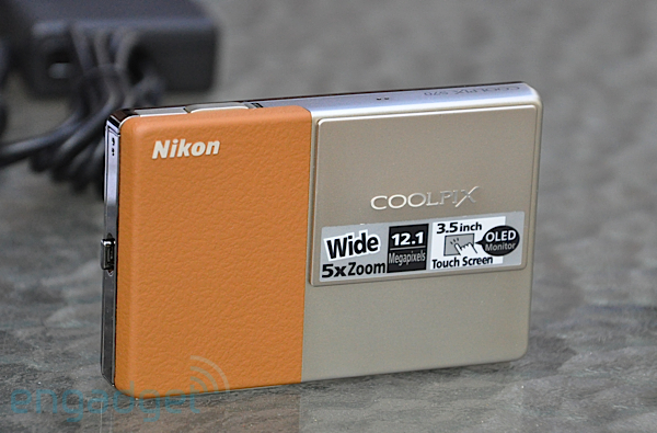 Nikon Coolpix S70 - стильный цифровик с OLED-дисплеем (живые фото)